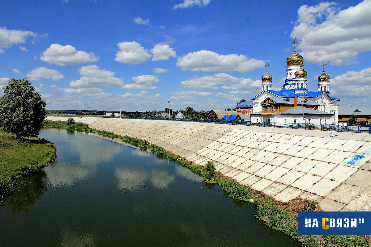 Чувашия цивильский. Цивильск Чувашия. Мост монастыря Цивильск. Природа в городе Цивильске. Цивильский Кремль.