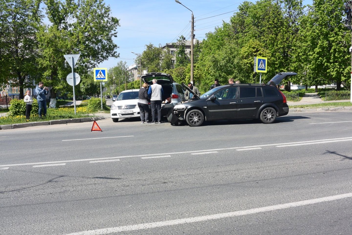 За рулем чебоксары. Про город Чебоксары автопроисшествия. Автопроисшествия Чебоксары. За рулем Чебоксары автопроисшествия. За рулем Чебоксары автопроисшествия вчера.