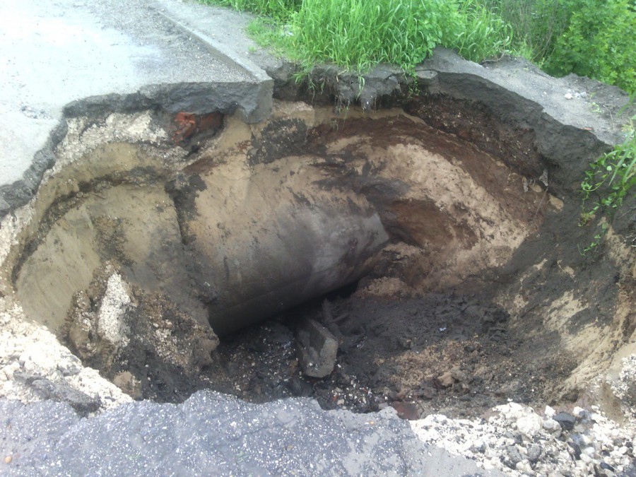 В казахстане размыло кладбище